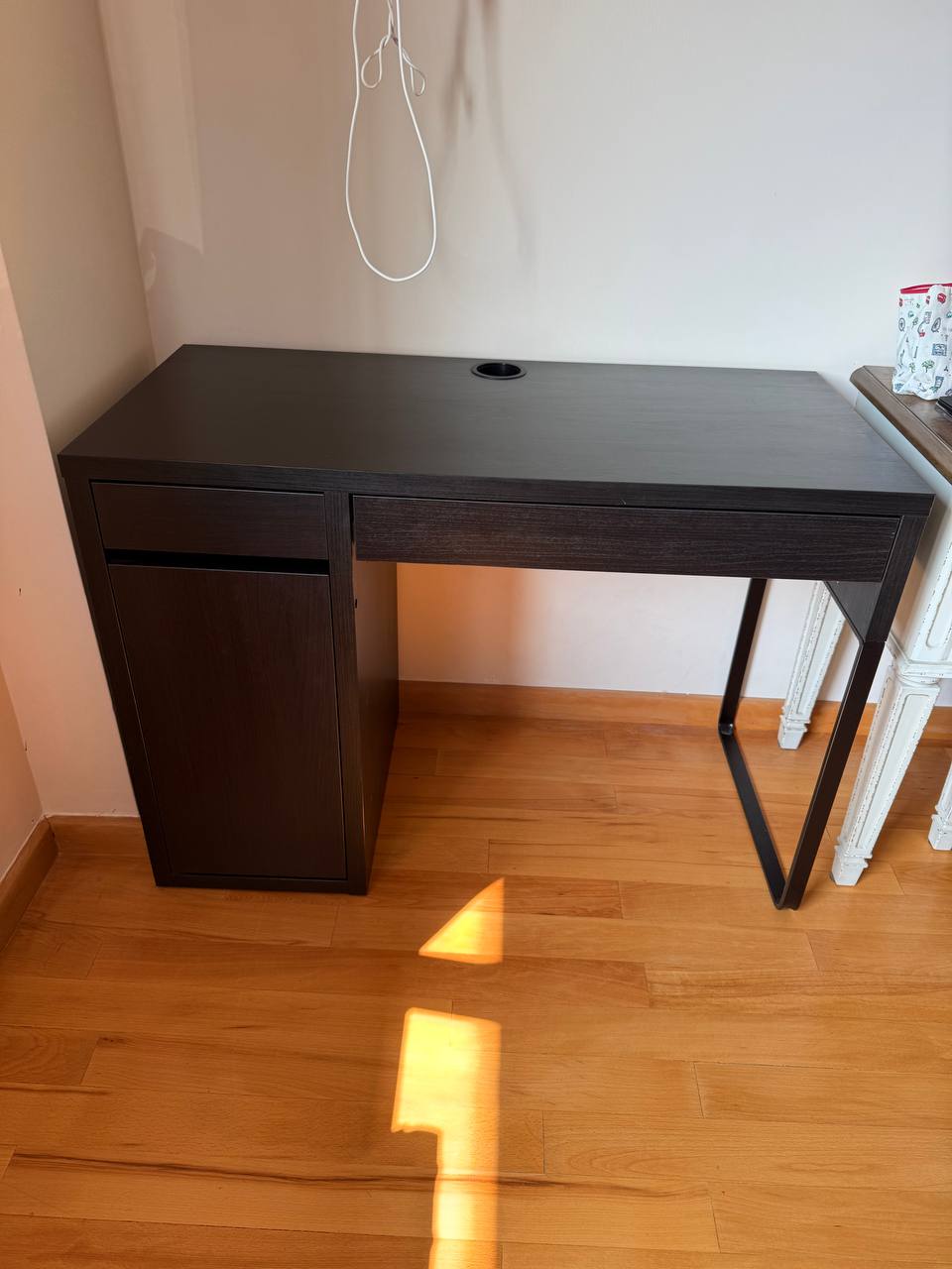 Рабочий стол Ikea