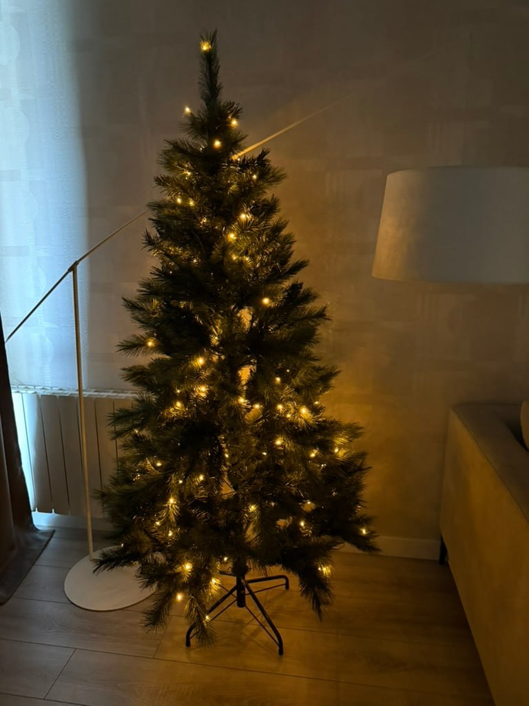 Искусственная ёлка Black Box Trees Medford Green LED, 185 см