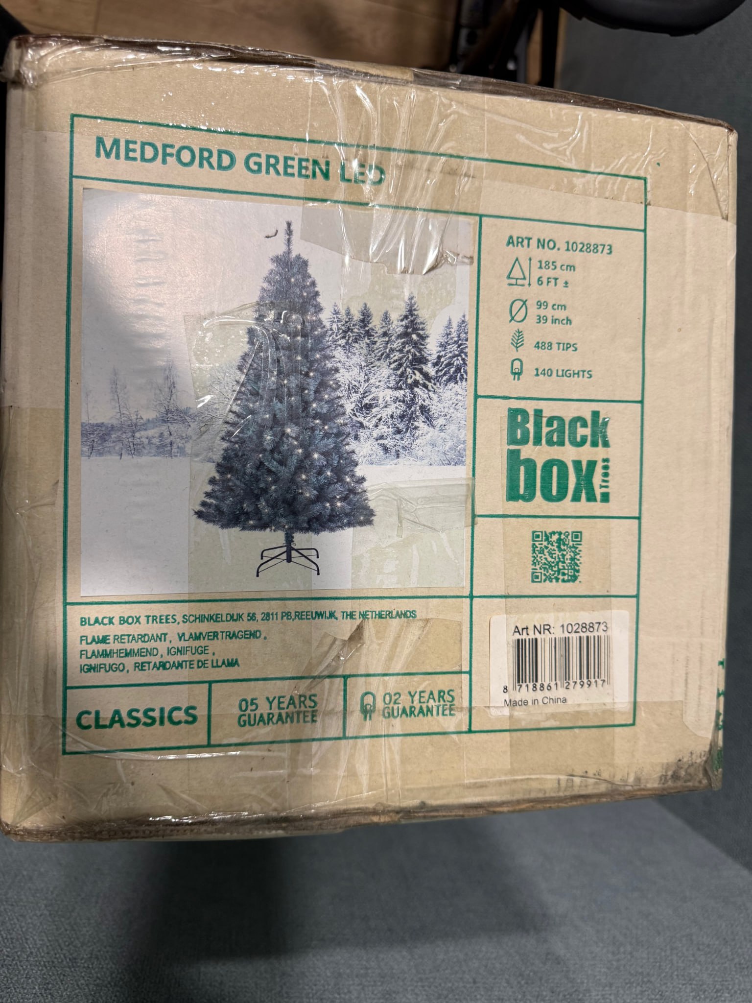 Искусственная ёлка Black Box Trees Medford Green LED, 185 см