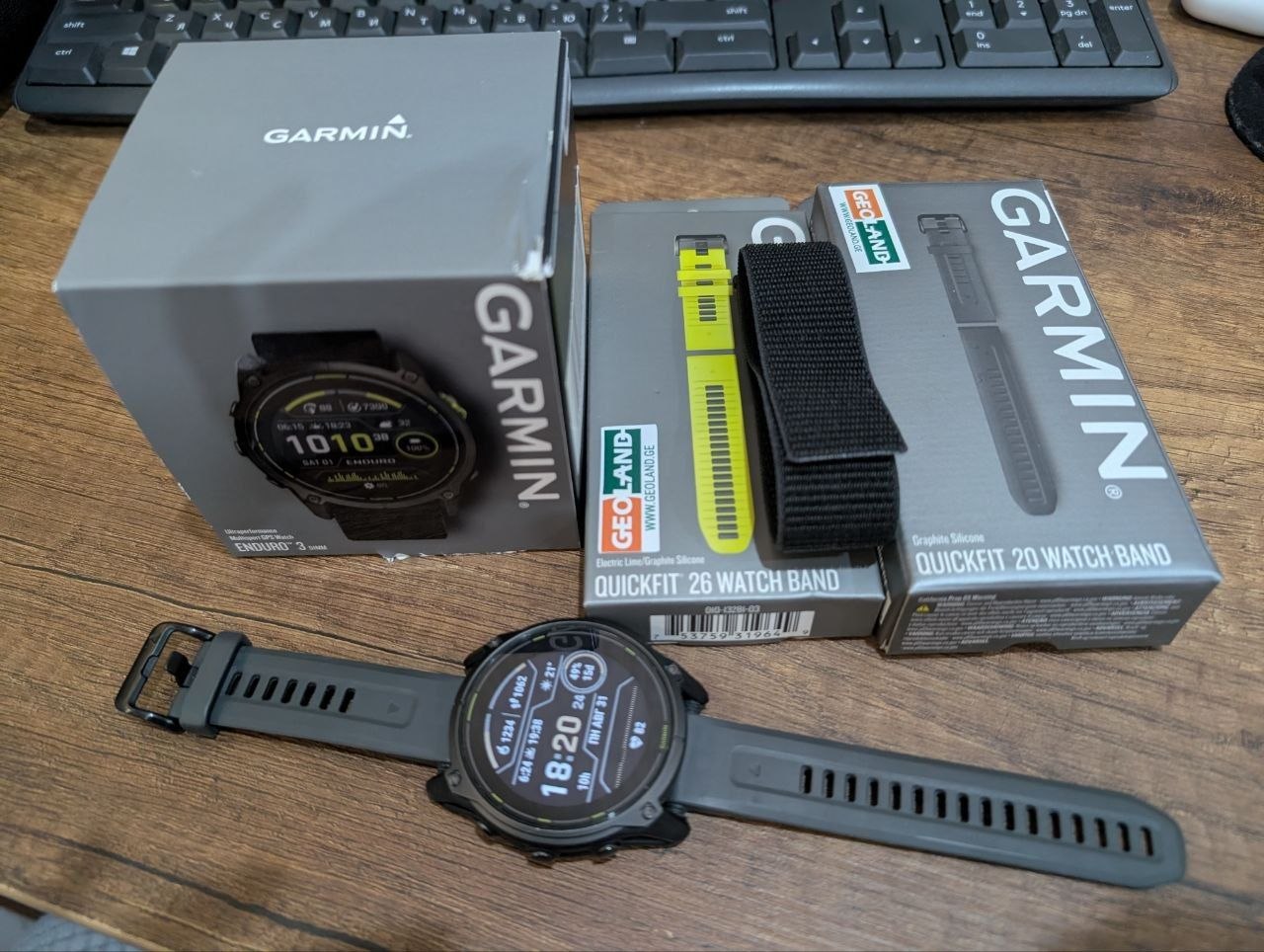 Garmin Enduro 3 + 2 оригинальных силиконовых ремешка
