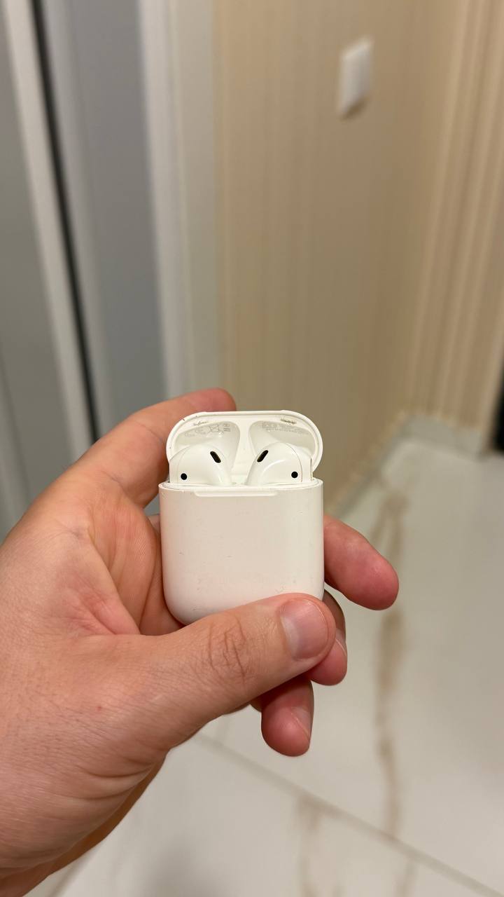 Apple AirPods 2