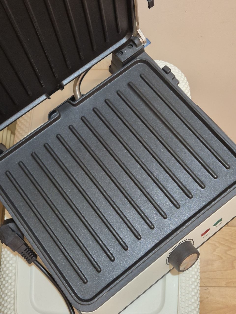 Контактный гриль Westinghouse Retro 2200W