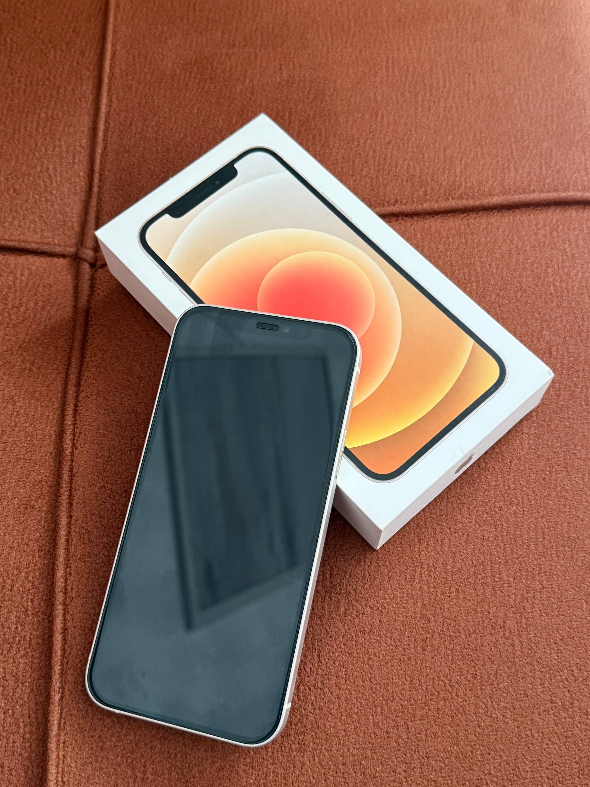 iPhone 12 64GB