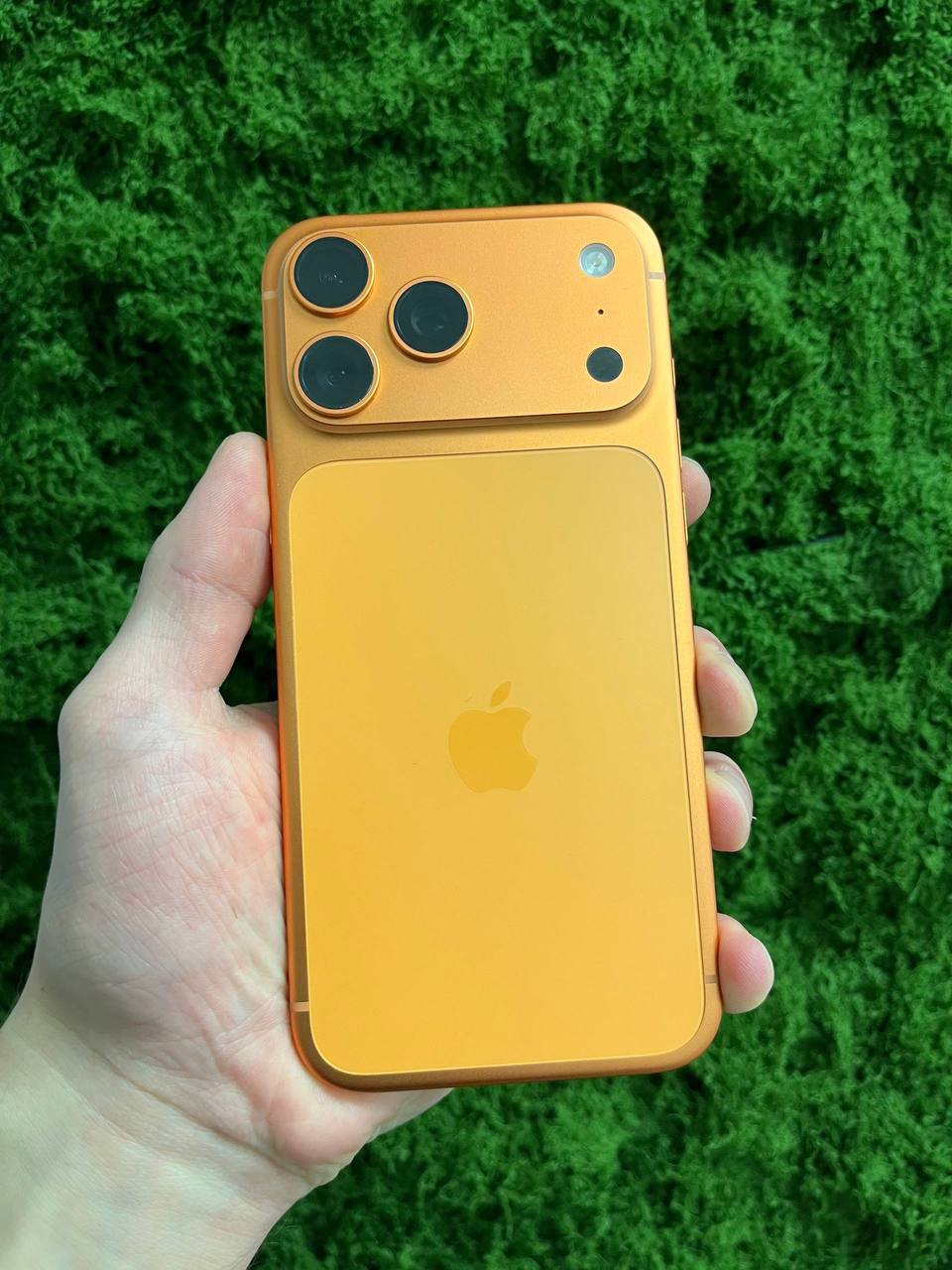 iPhone 17 Pro Max 256GB Cosmic Orange