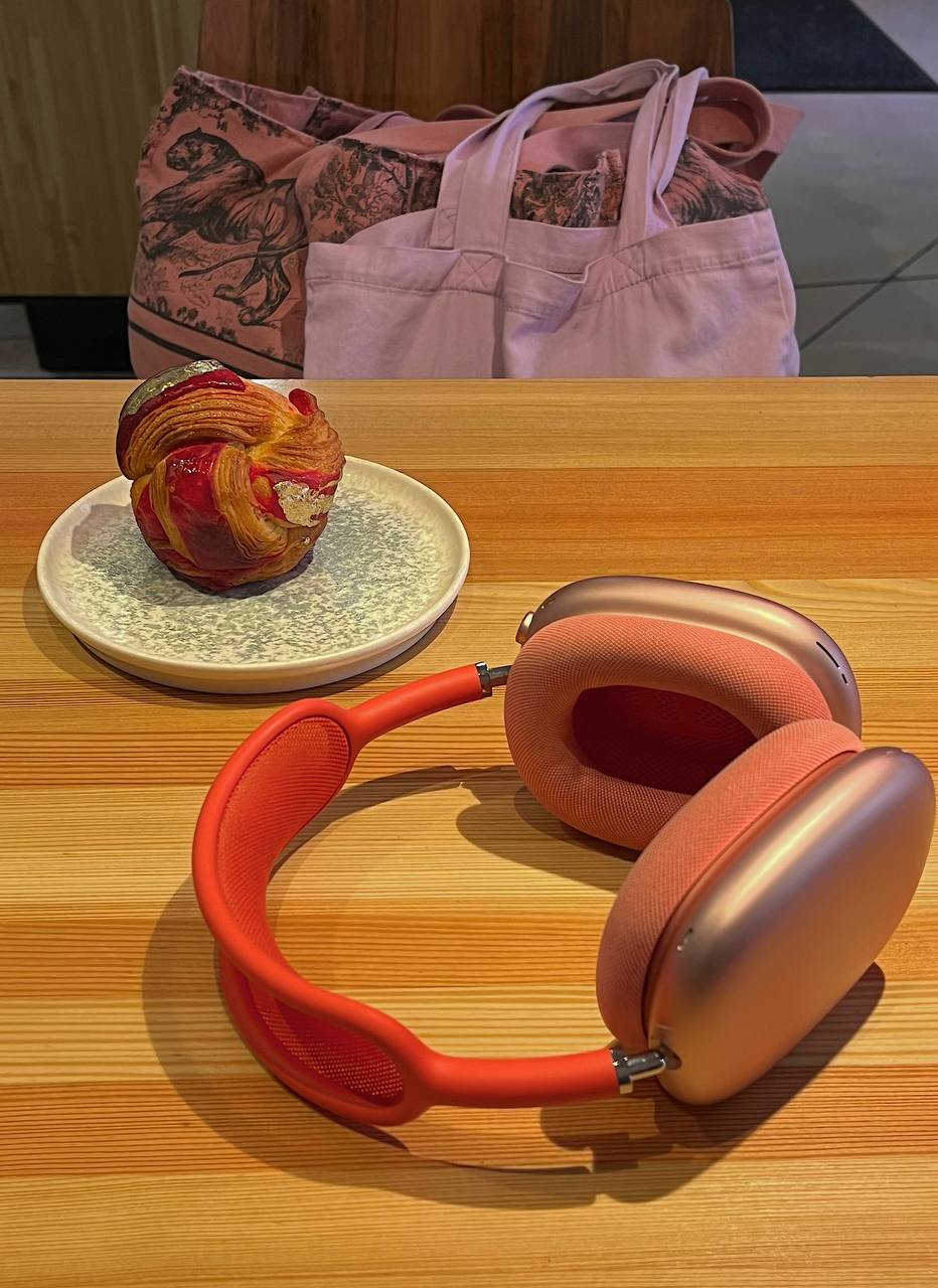 Apple AirPods Max розовые