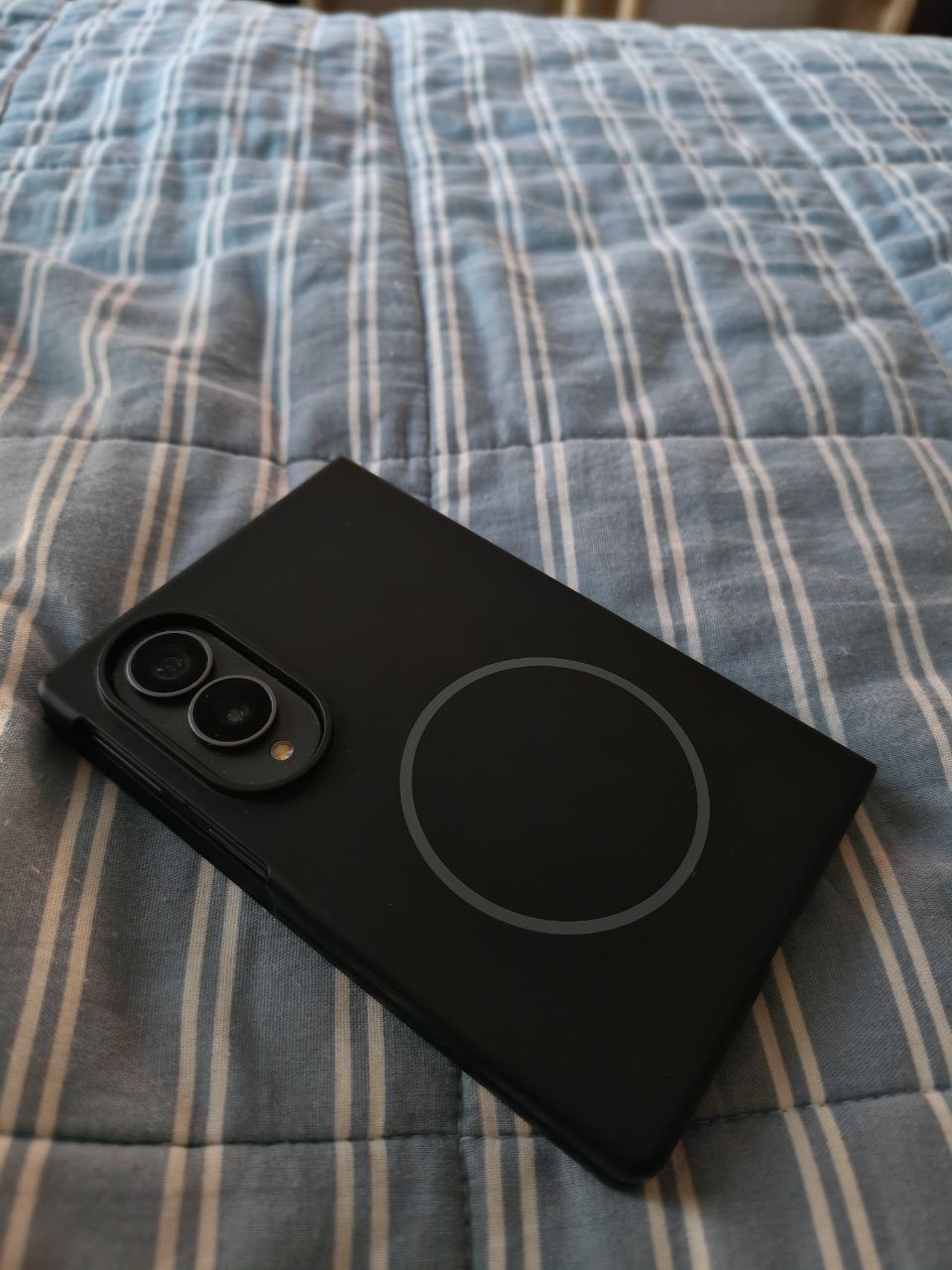 Samsung Galaxy Fold 8, как новый, с чехлом и чеком
