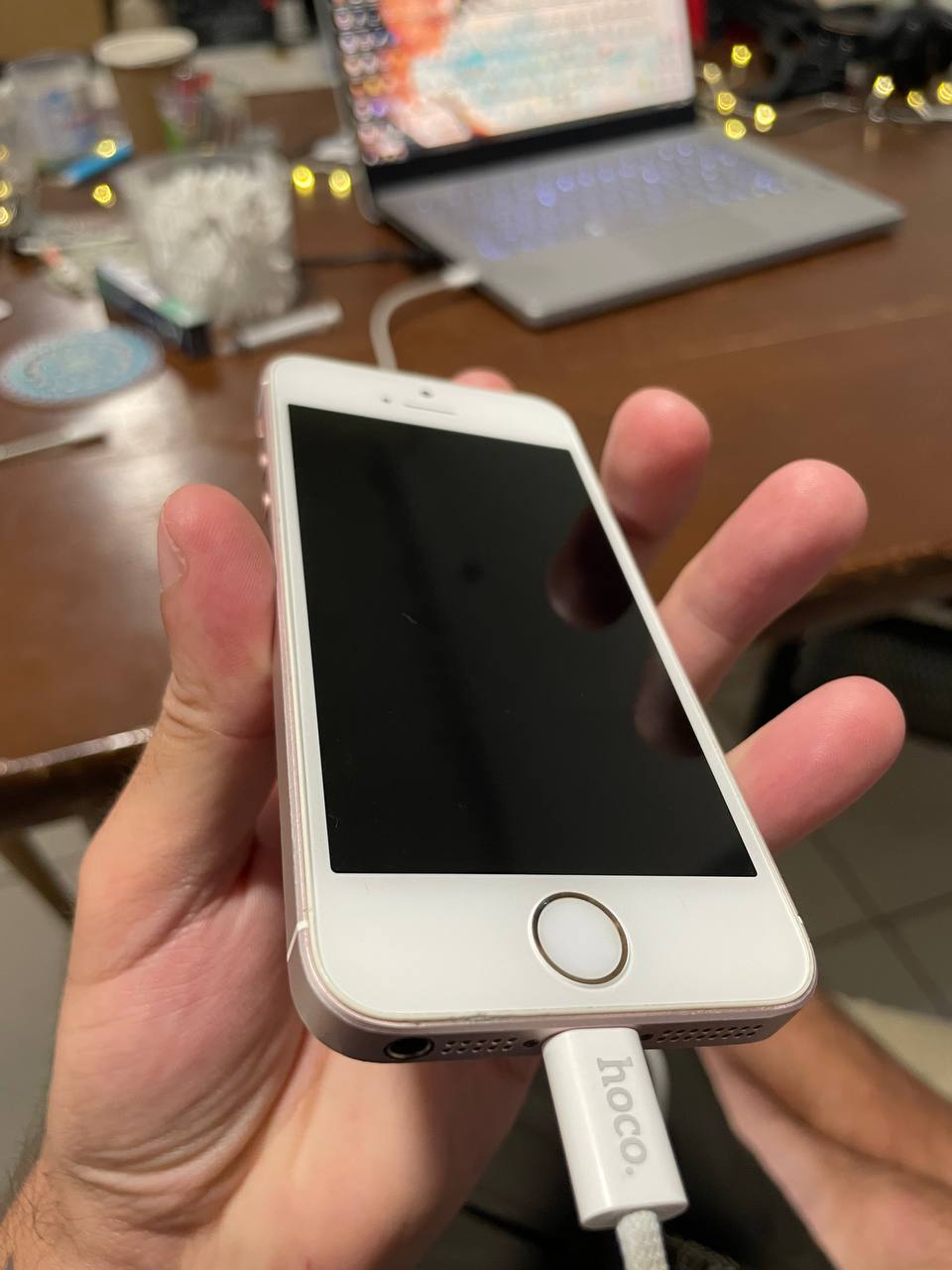 iPhone SE 2016 32GB (не работает слот SIM)