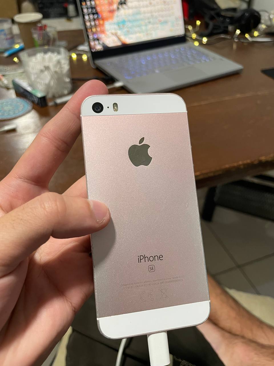 iPhone SE 2016 32GB (не работает слот SIM)