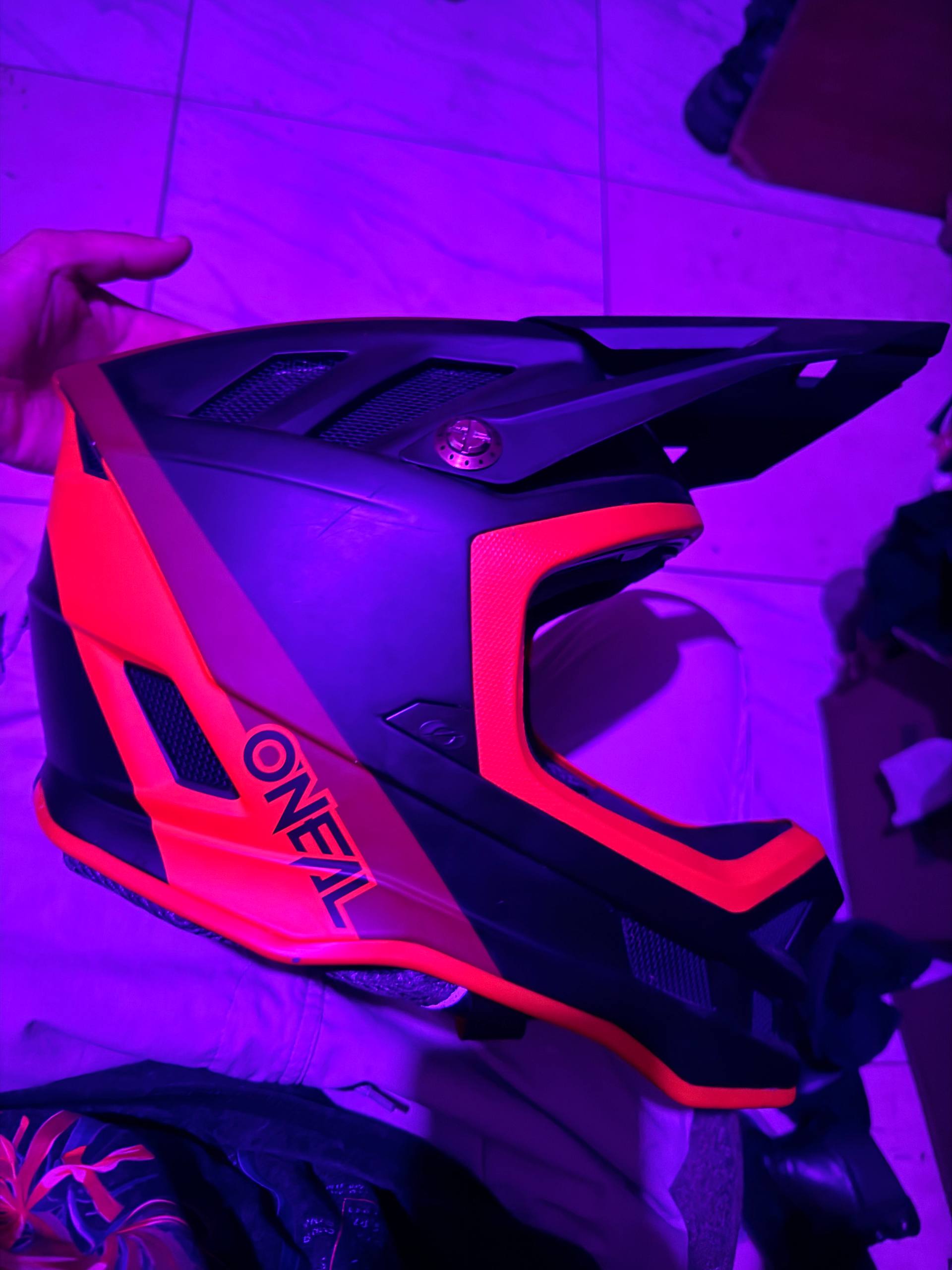 Шлем BLADE Hyperlite CHARGER V.22 Red / Orange