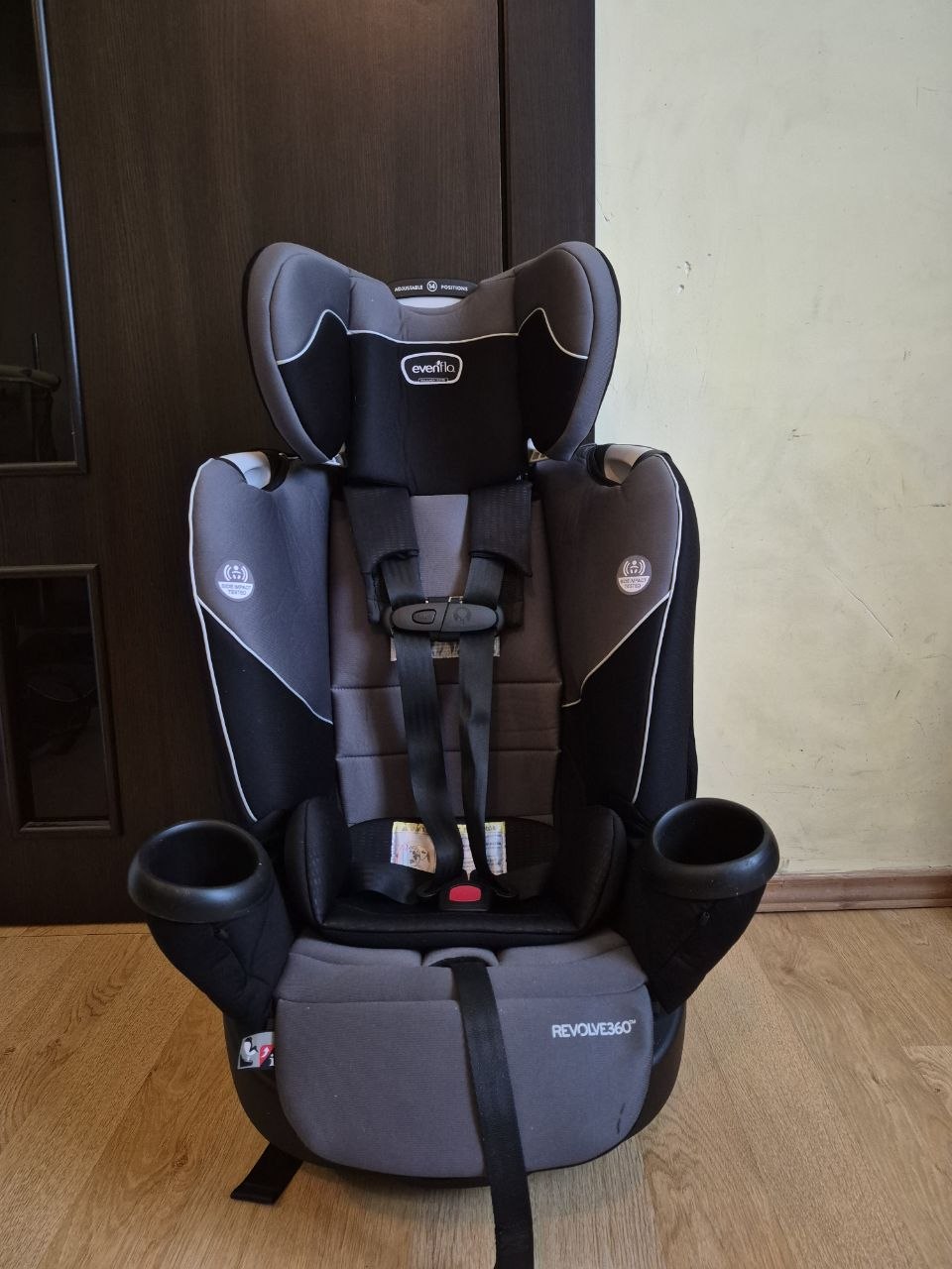 Детское автокресло Evenflo Revolve 360, Amherst Gray