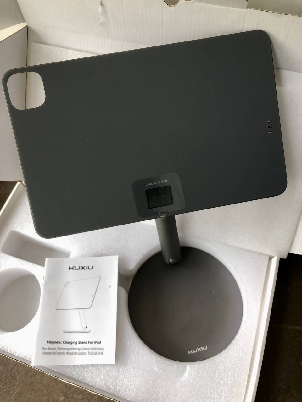 Магнитная подставка для iPad