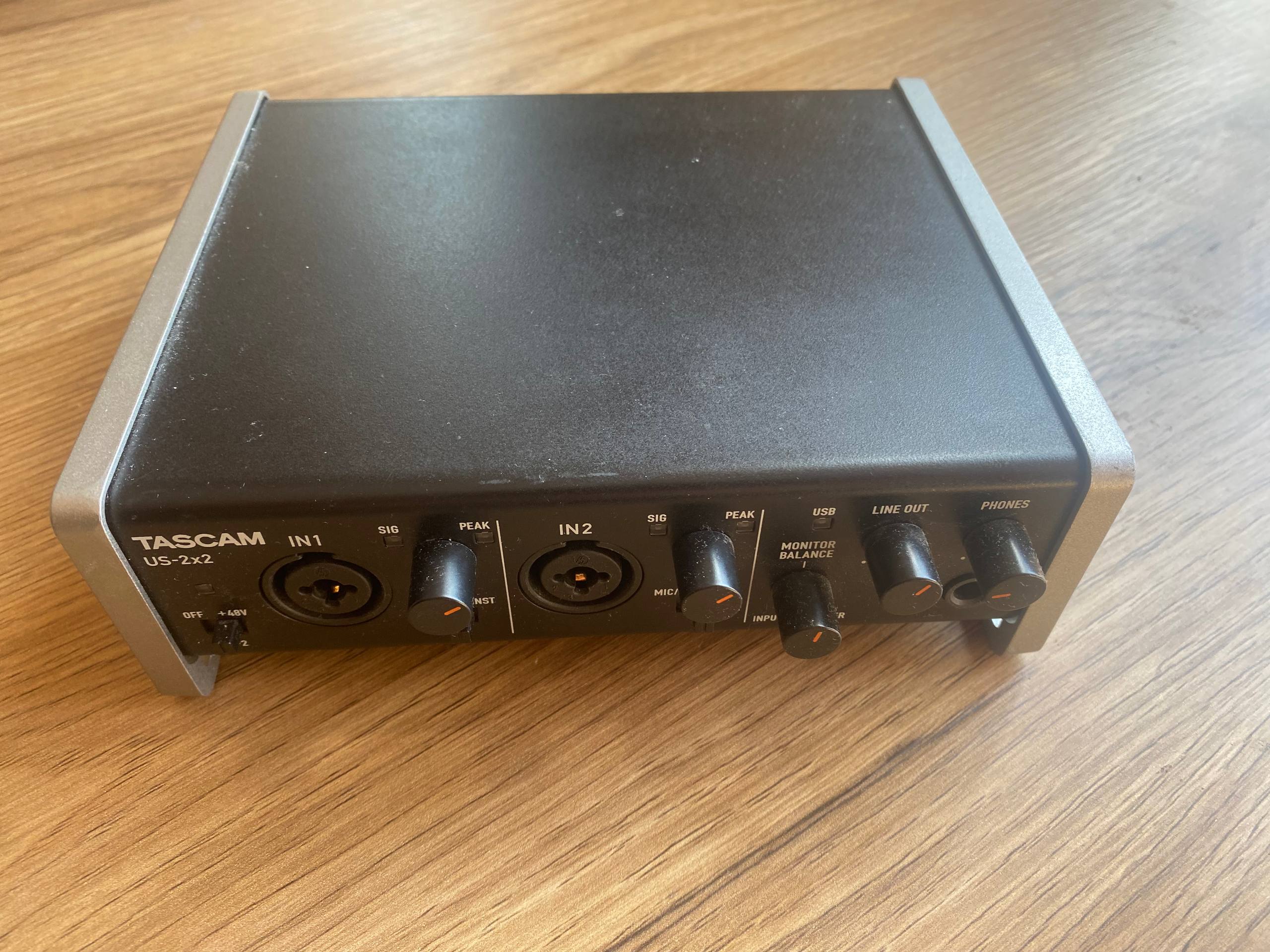 Звуковая карта Tascam US-2x2