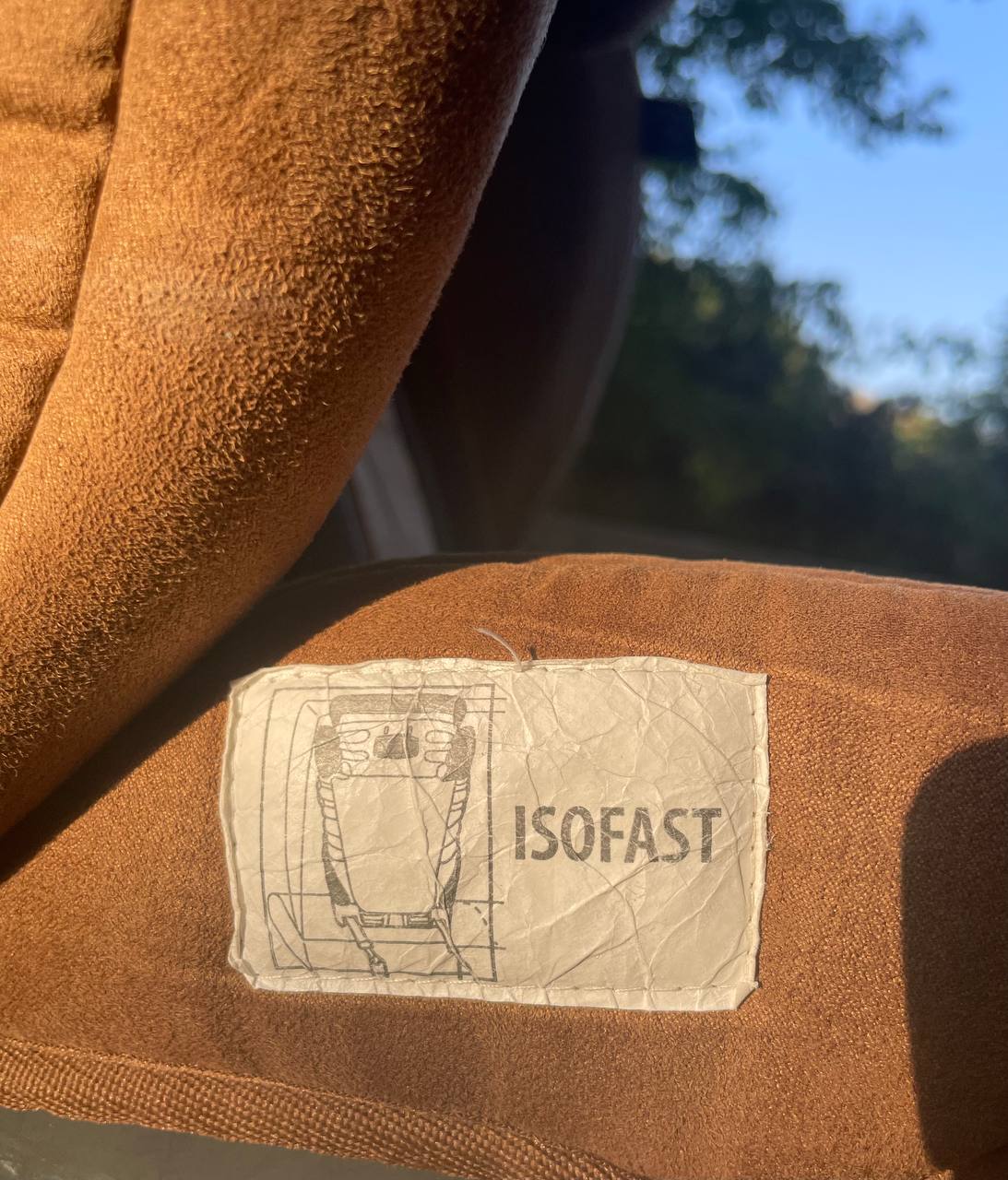 Автокресло-бустер 15-36 кг с креплением Isofast