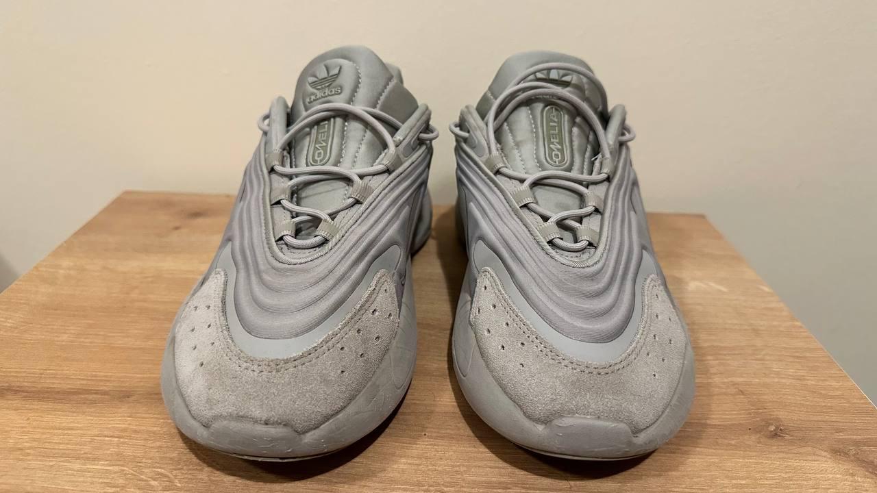 Кроссовки adidas Ozelia, размер 40 FR