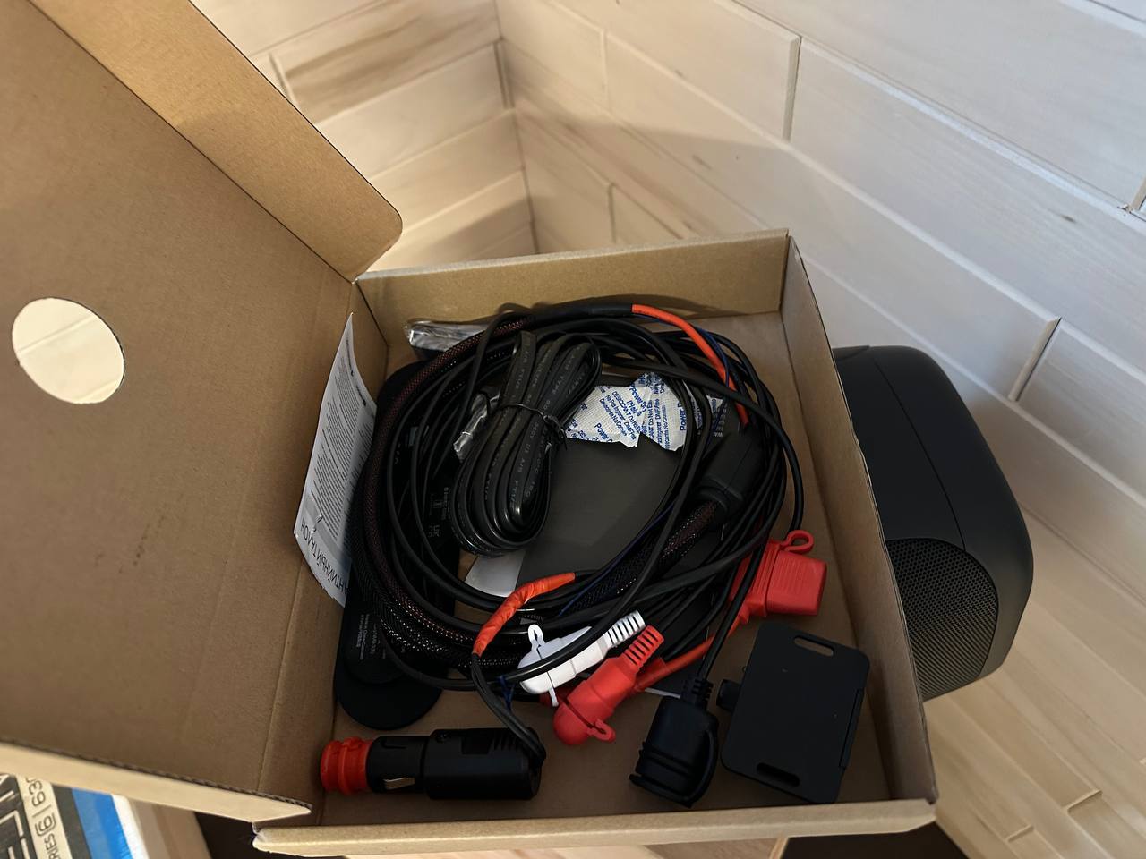 Сабвуфер JBL BassPro Go