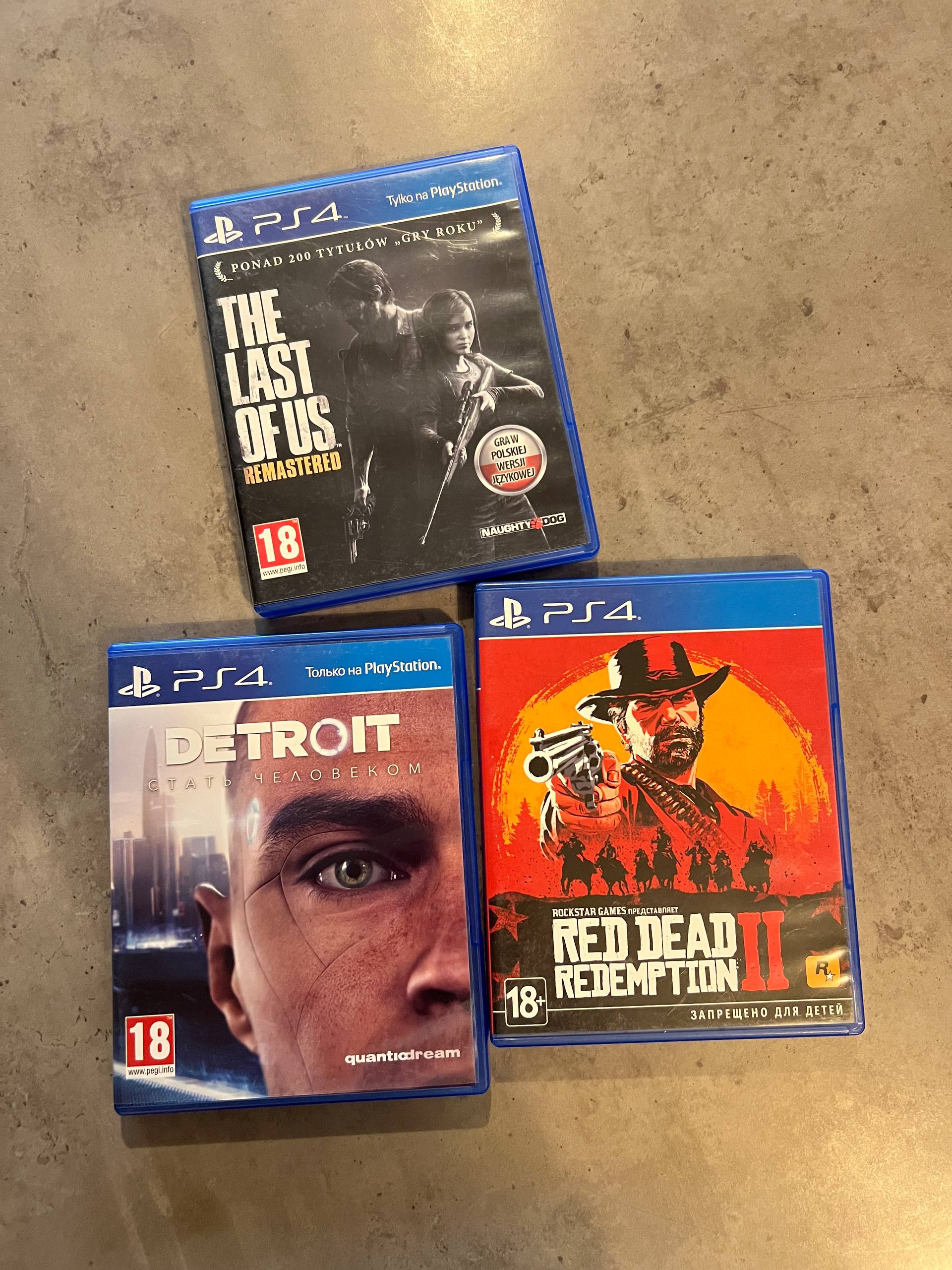 PlayStation 4 Pro с 3 играми на дисках