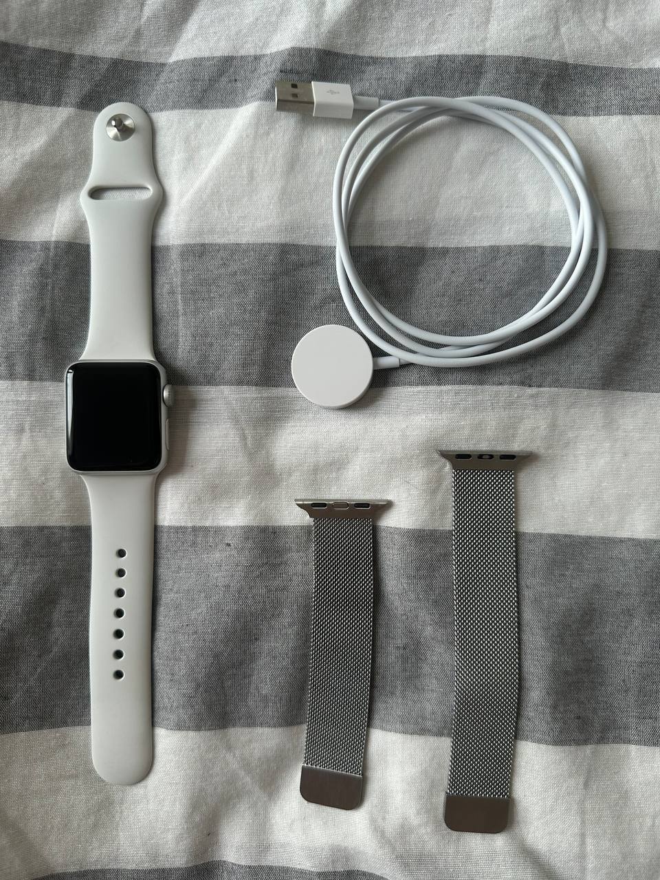 Apple Watch Series 3 38 мм серебристый