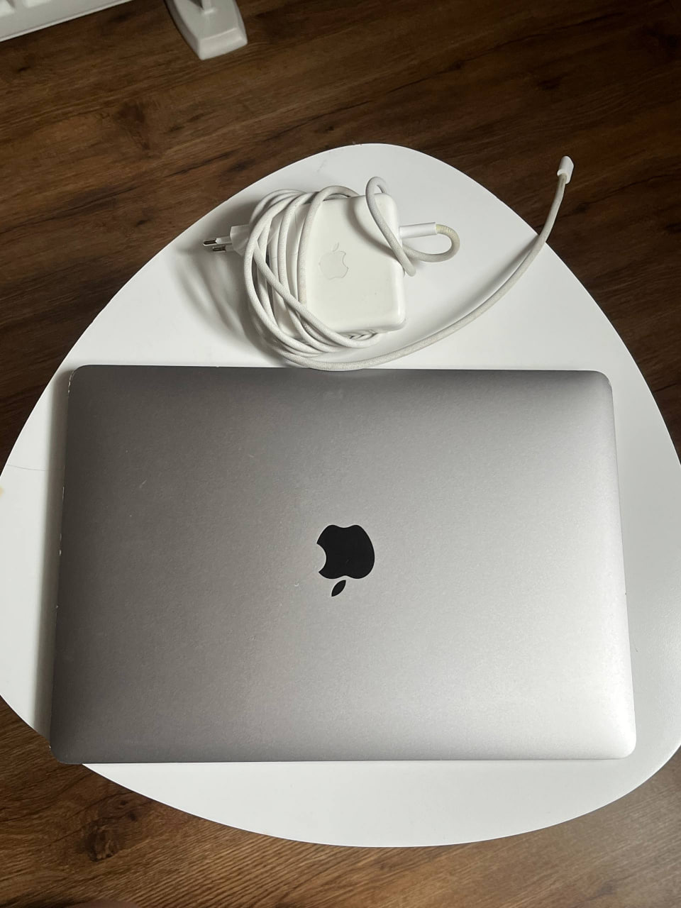 MacBook Pro 13" 2020, i5, 8/256 ГБ