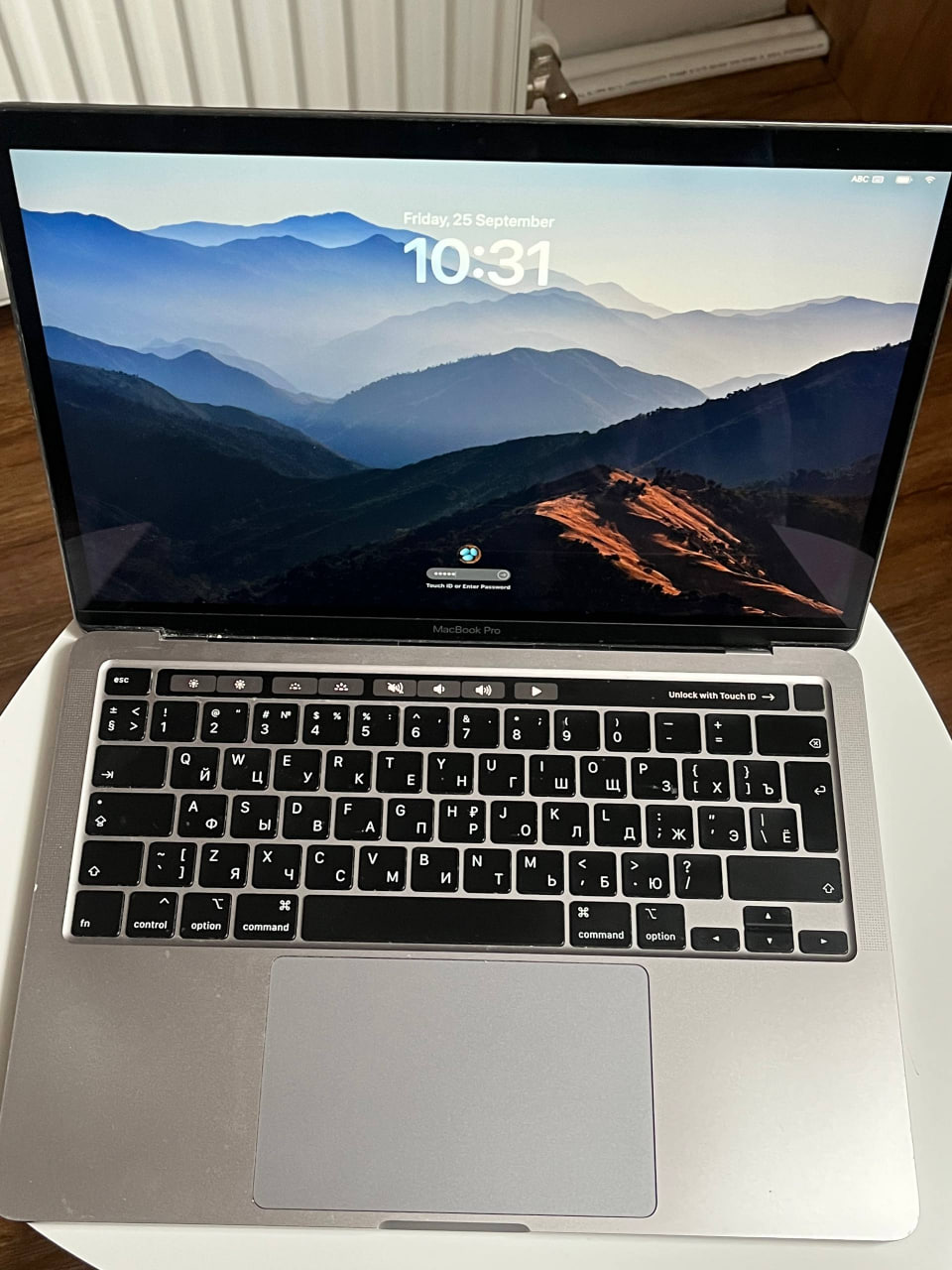 MacBook Pro 13" 2020, i5, 8/256 ГБ