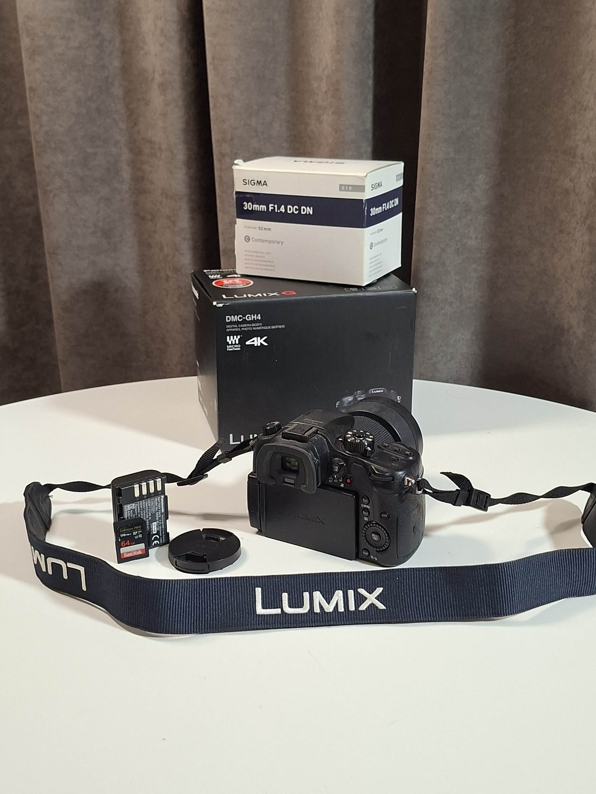 Panasonic Lumix GH4 + Sigma 30mm F1.4 комплект