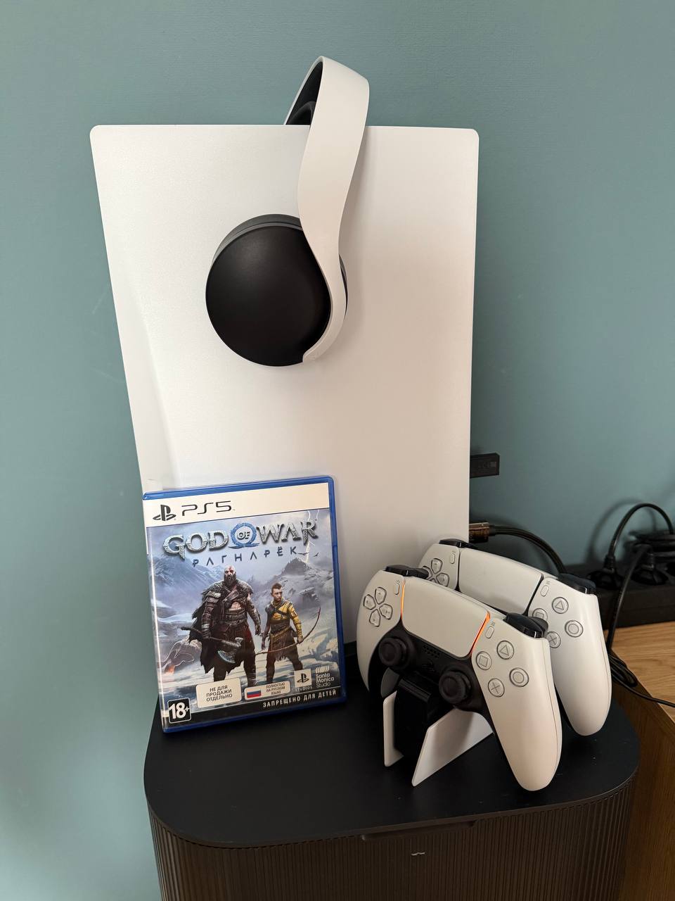 PlayStation 5 с дисководом 825 ГБ + 2 DualSense, док-станция, Sony Pulse 3D, God