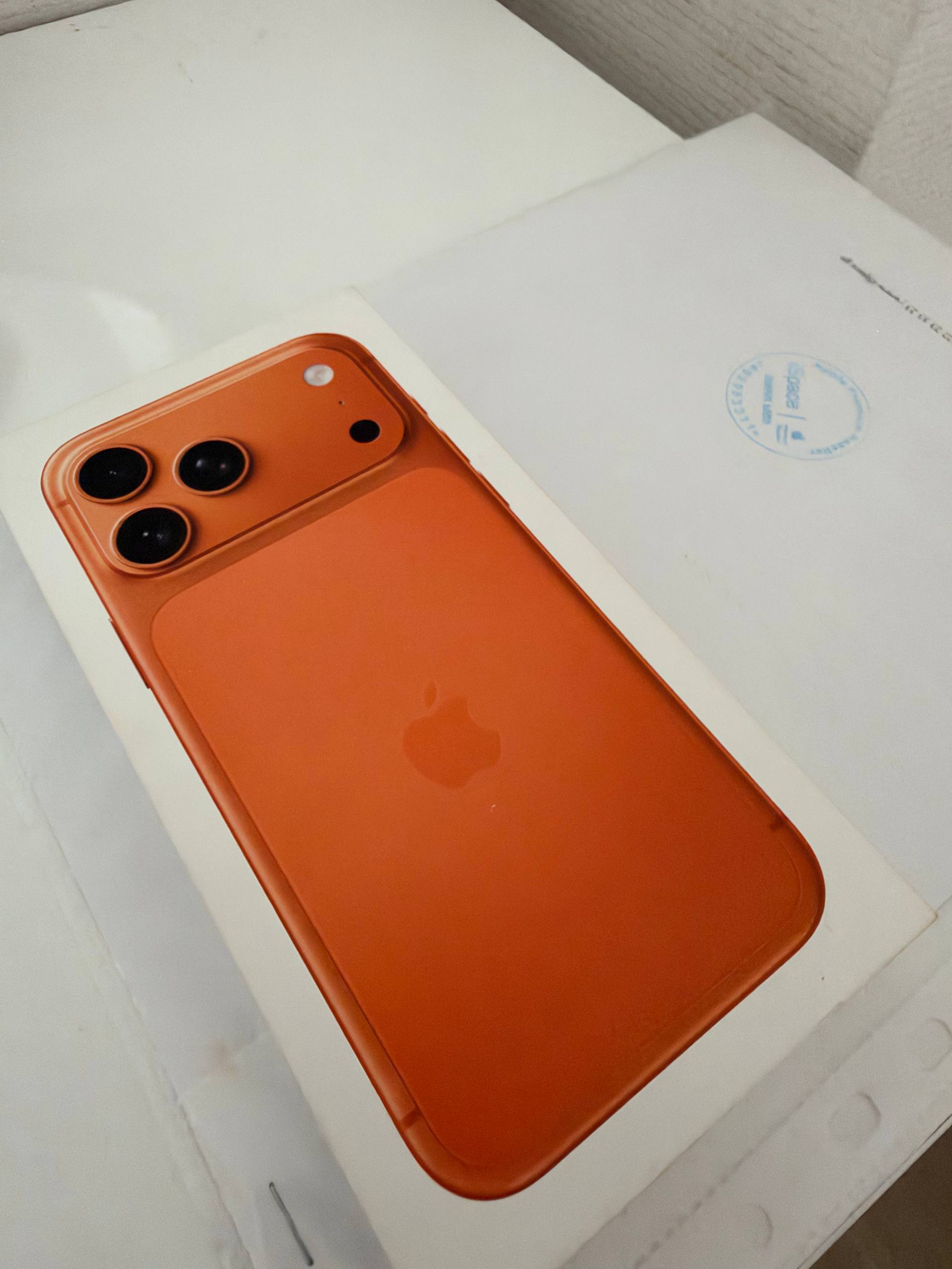 iPhone 17 Pro Max 256GB Cosmic Orange