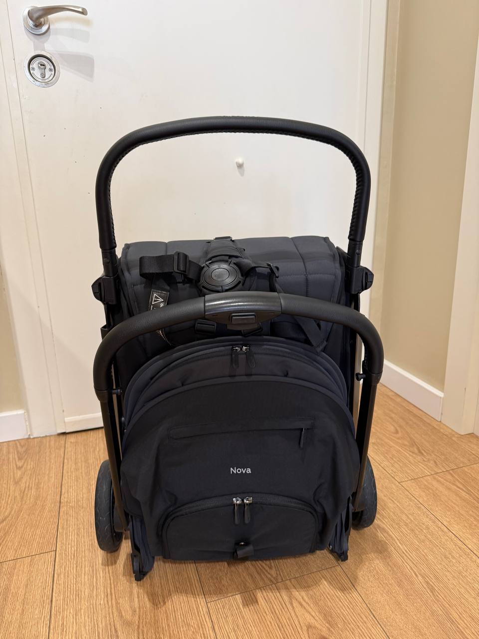 Коляска Carrello Nova