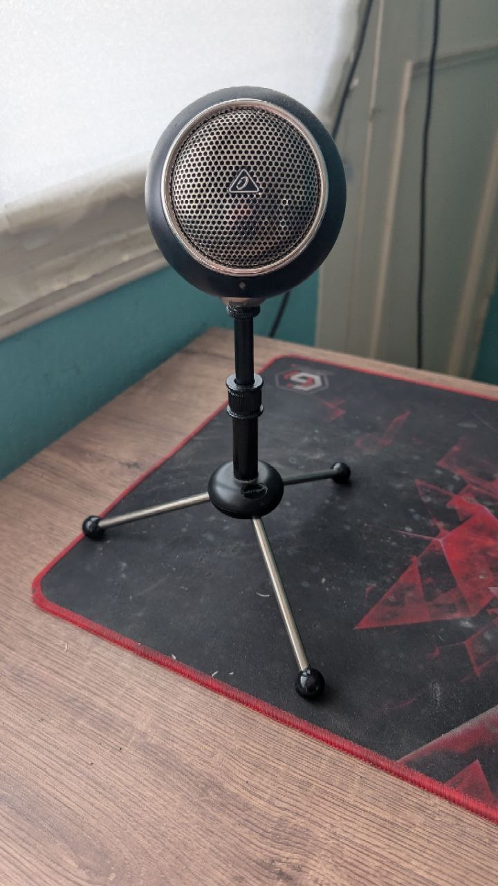 Микрофон на треноге Behringer BV-BOMB
