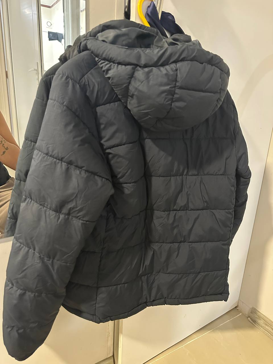 Куртка H&M унисекс на 13-14 лет