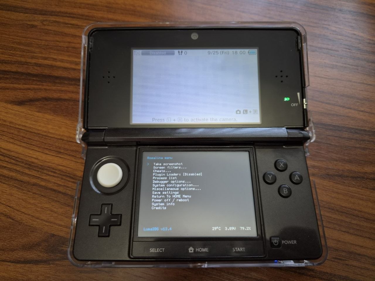 Nintendo 3DS прошитая с 4 играми и аксессуарами