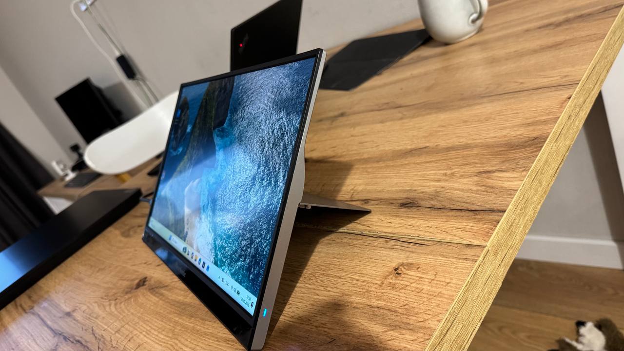 Портативный монитор ViewSonic VG1655 15.6" Full HD