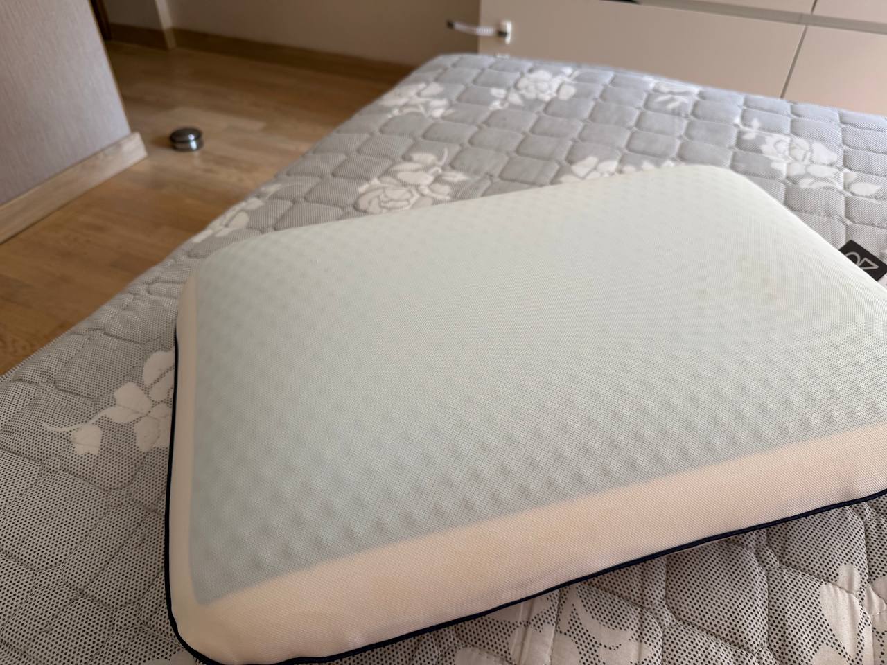 Ортопедическая подушка Visco Comfort с эффектом памяти