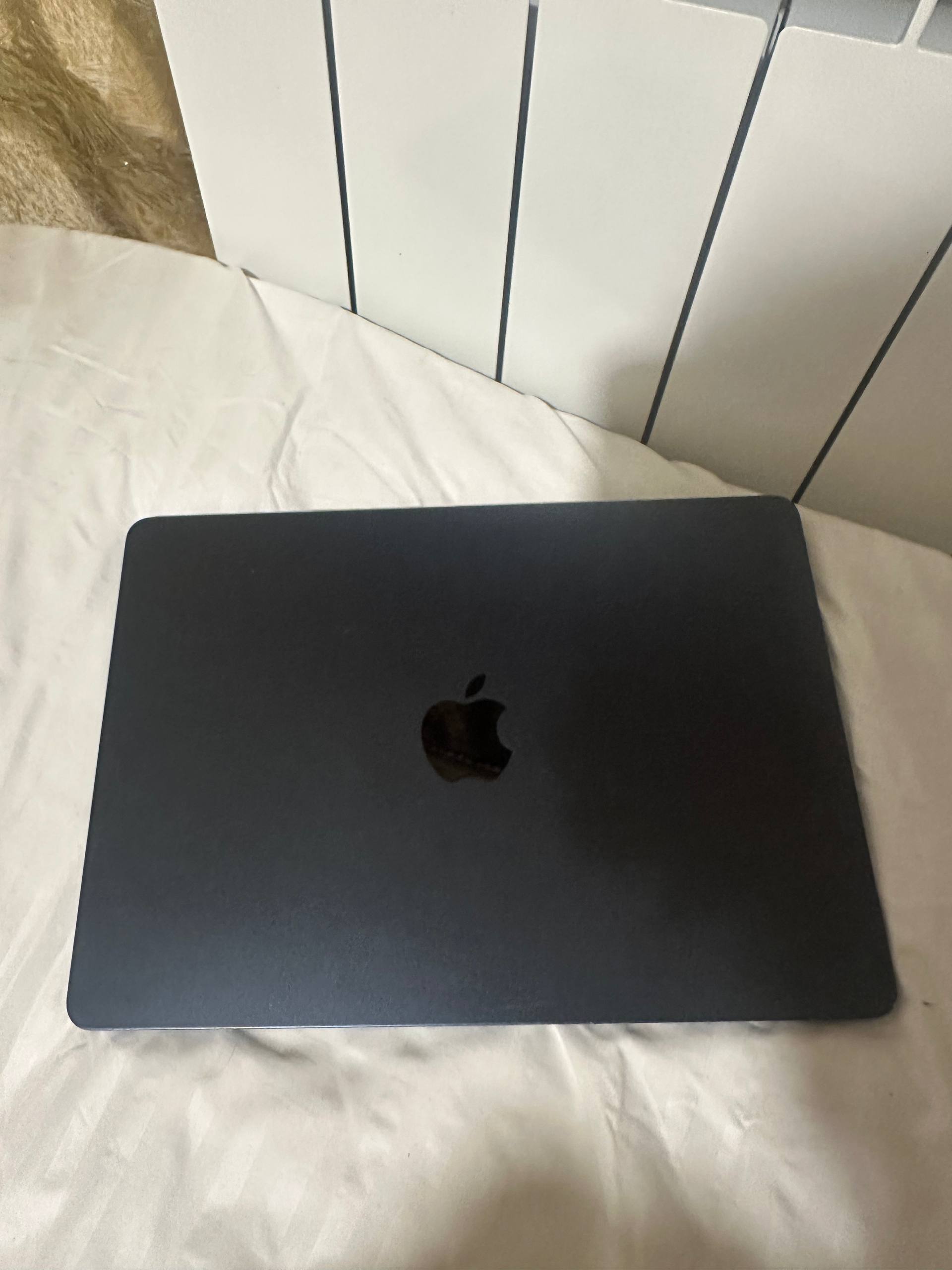 MacBook Air 13 M2 8/256