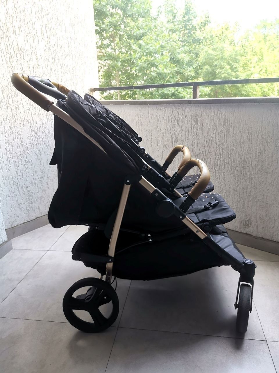 Прогулочная коляска для двойни Chipolino Passo Doble