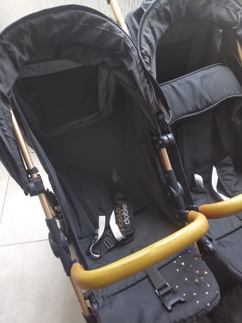 Прогулочная коляска для двойни Chipolino Passo Doble