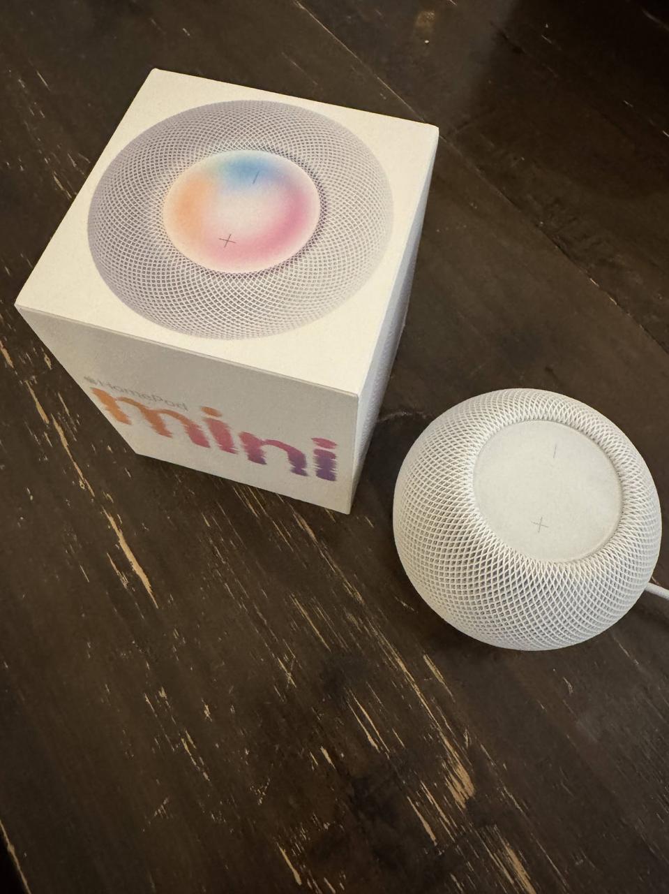 Apple HomePod mini с коробкой