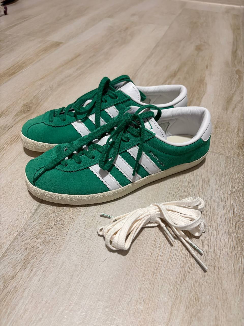Кроссовки Adidas оригинал, US 8 Women, новые