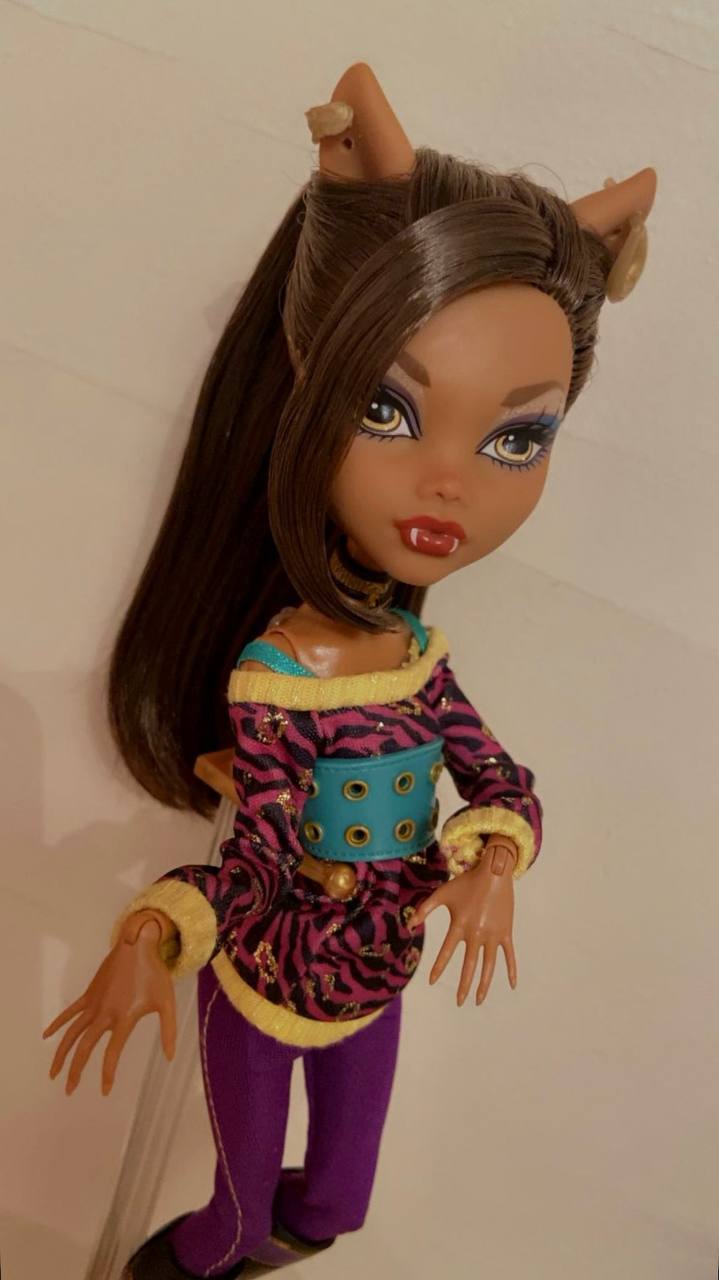 Кукла Monster High Клодин Скулзаут на резинках