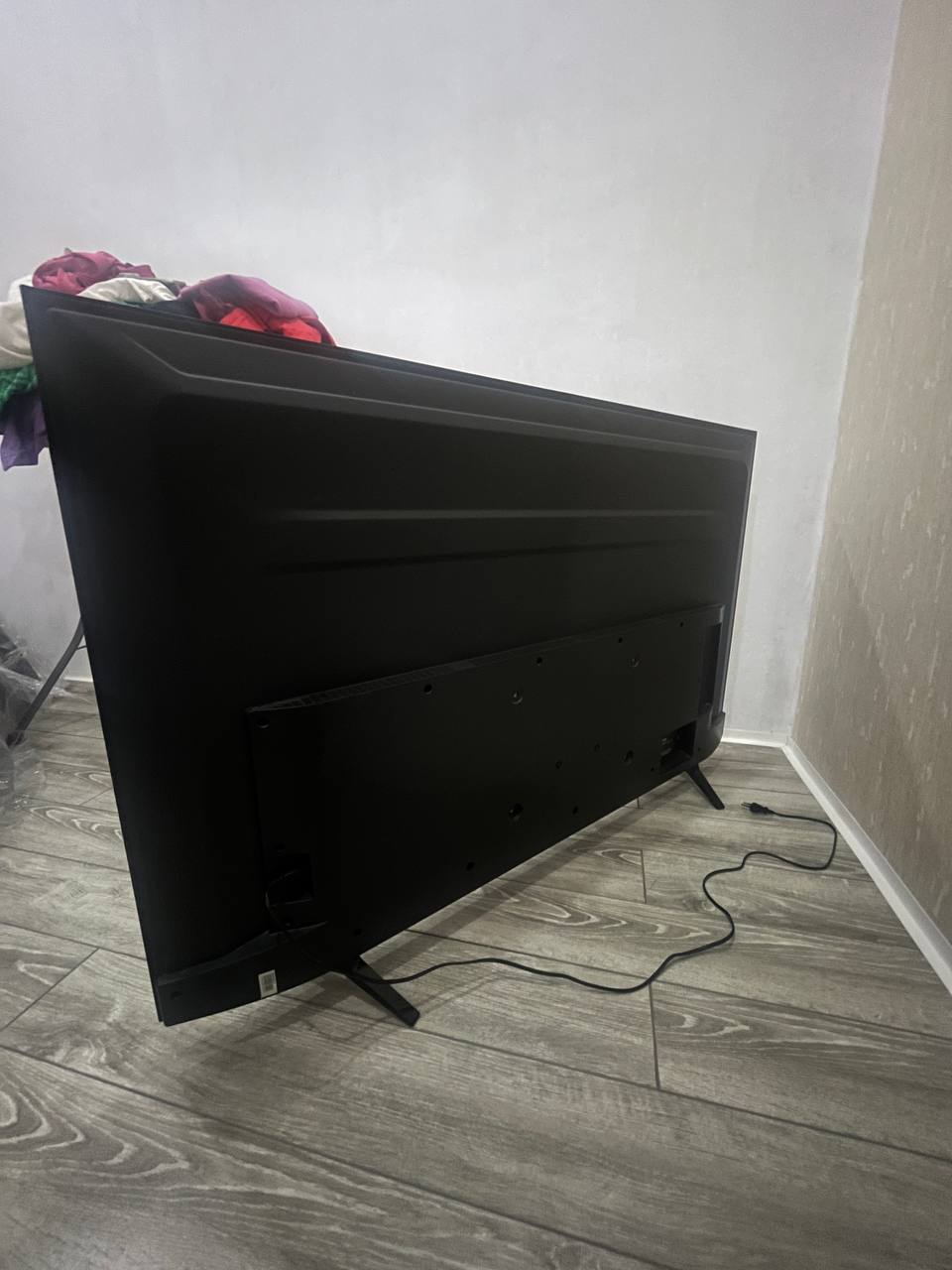 Телевизор Hisense (требует замены LED-подсветки)