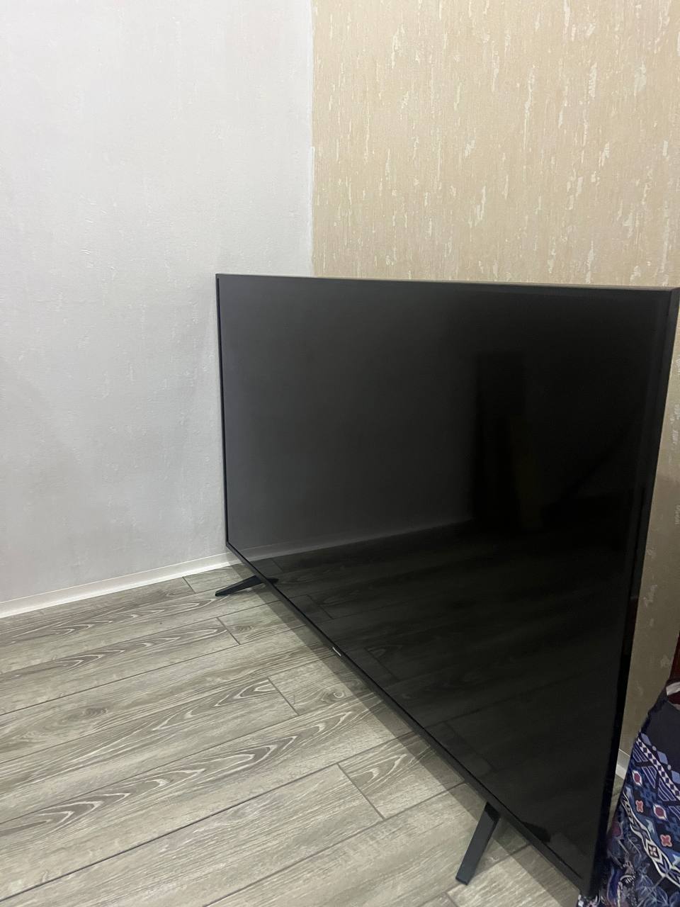 Телевизор Hisense (требует замены LED-подсветки)