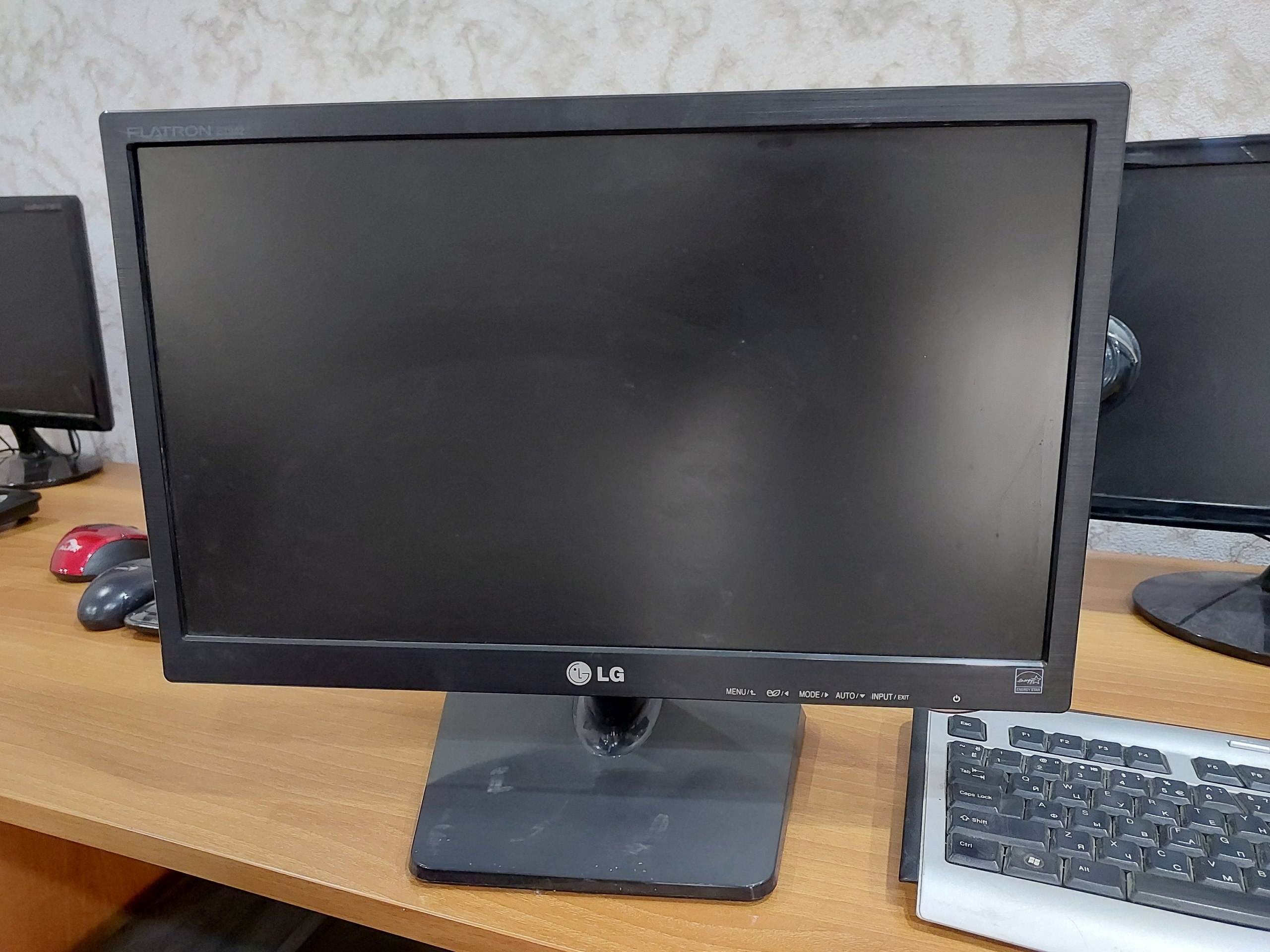 Монитор LG