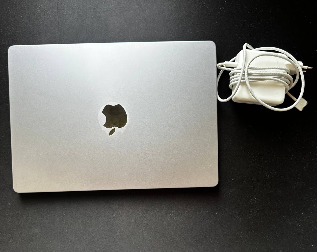 MacBook Pro 14" 2021 M1 16 ГБ / 512 ГБ