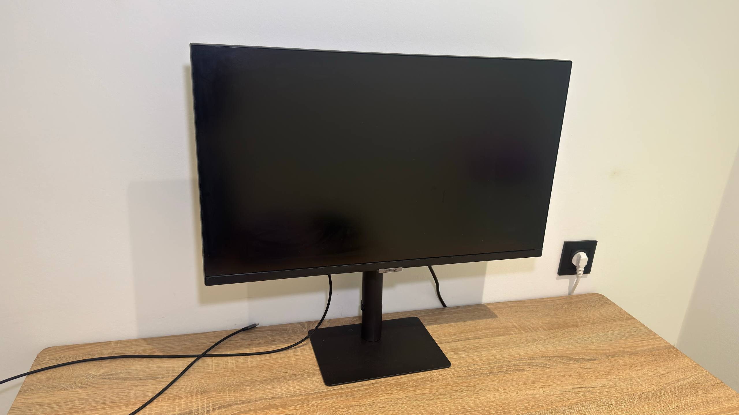 Монитор Samsung ViewFinity S8 27" 4K UHD IPS (LS27A800N)