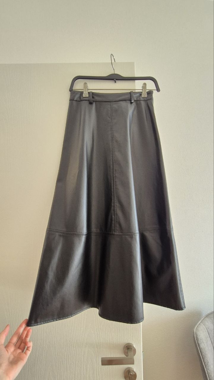 Юбка Zara из кожзама, новая