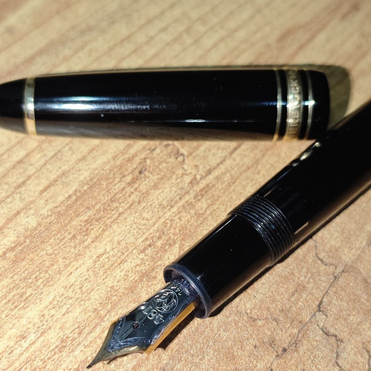Золотая ручка Montblanc 146 LeGrand, 14 карат