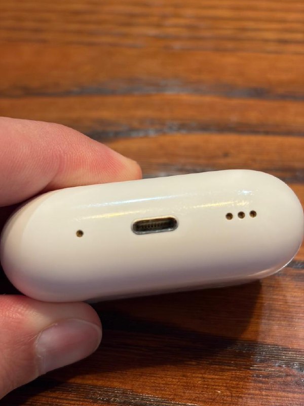 Apple AirPods Pro 2 Lightning кейс + неисправные наушники