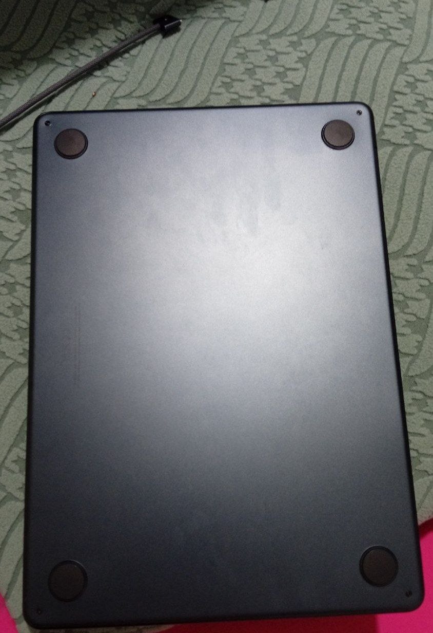 MacBook Air M2 8/256, АКБ 91%, с сумкой и Magic Mouse