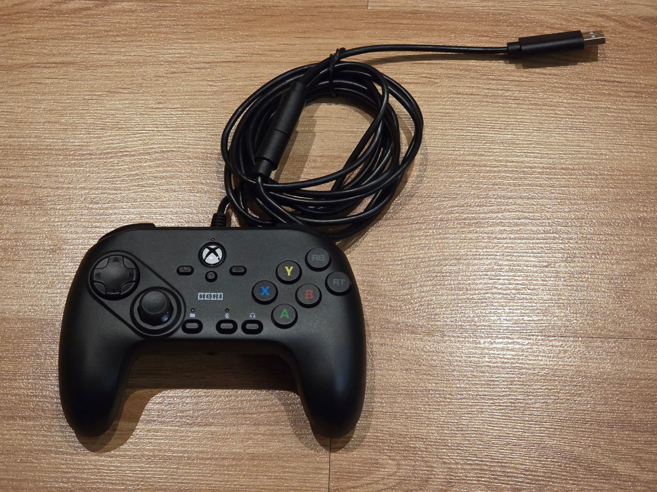 Геймпад HORI Fighting Commander для Xbox/PC