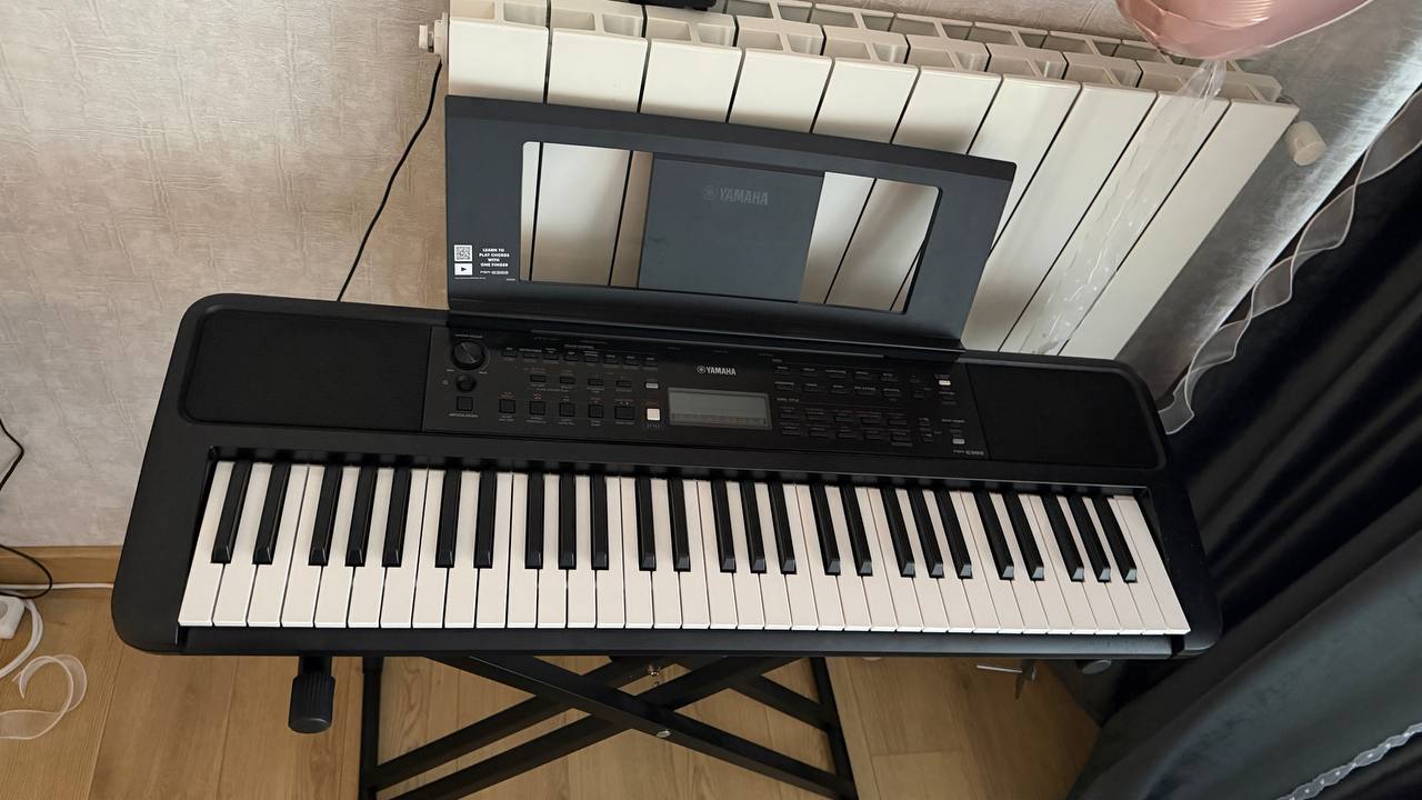 Yamaha PSR-E383 + подставка + стул (комплект)