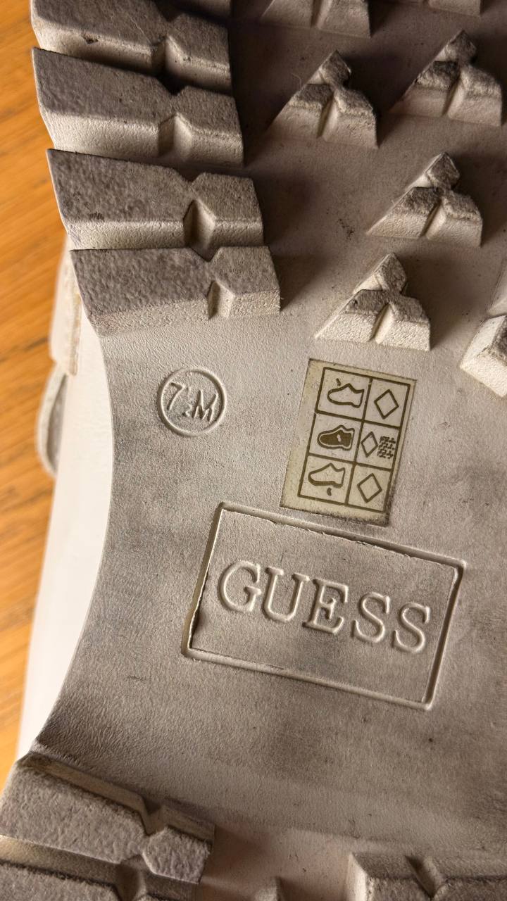 Белые лоферы Guess, размер 38,5-39